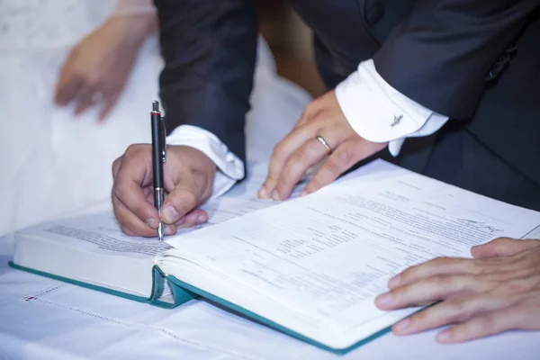 Casarse en una Notaría: Procedimientos Simplificados para Matrimonios Civiles 2 notario publico en new york para casarse