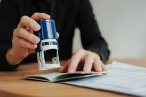 documentos tramites legales estatus por matrimonio